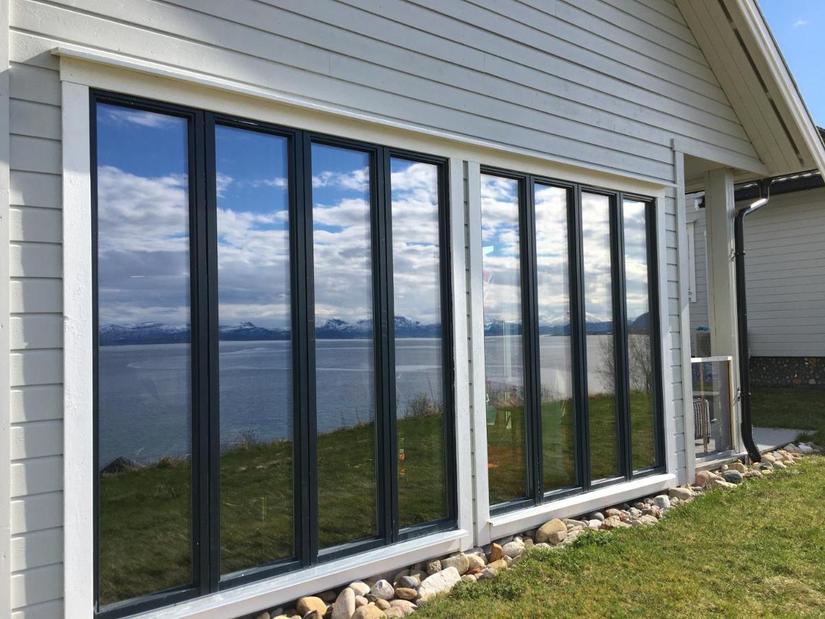 Nice Little House Right By The Sea, Stunning View Rensa Exterior photo