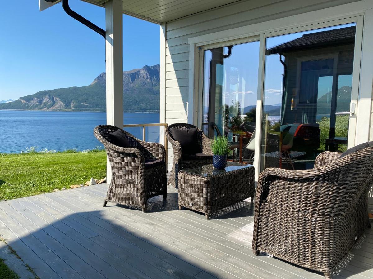 Nice Little House Right By The Sea, Stunning View Rensa Exterior photo