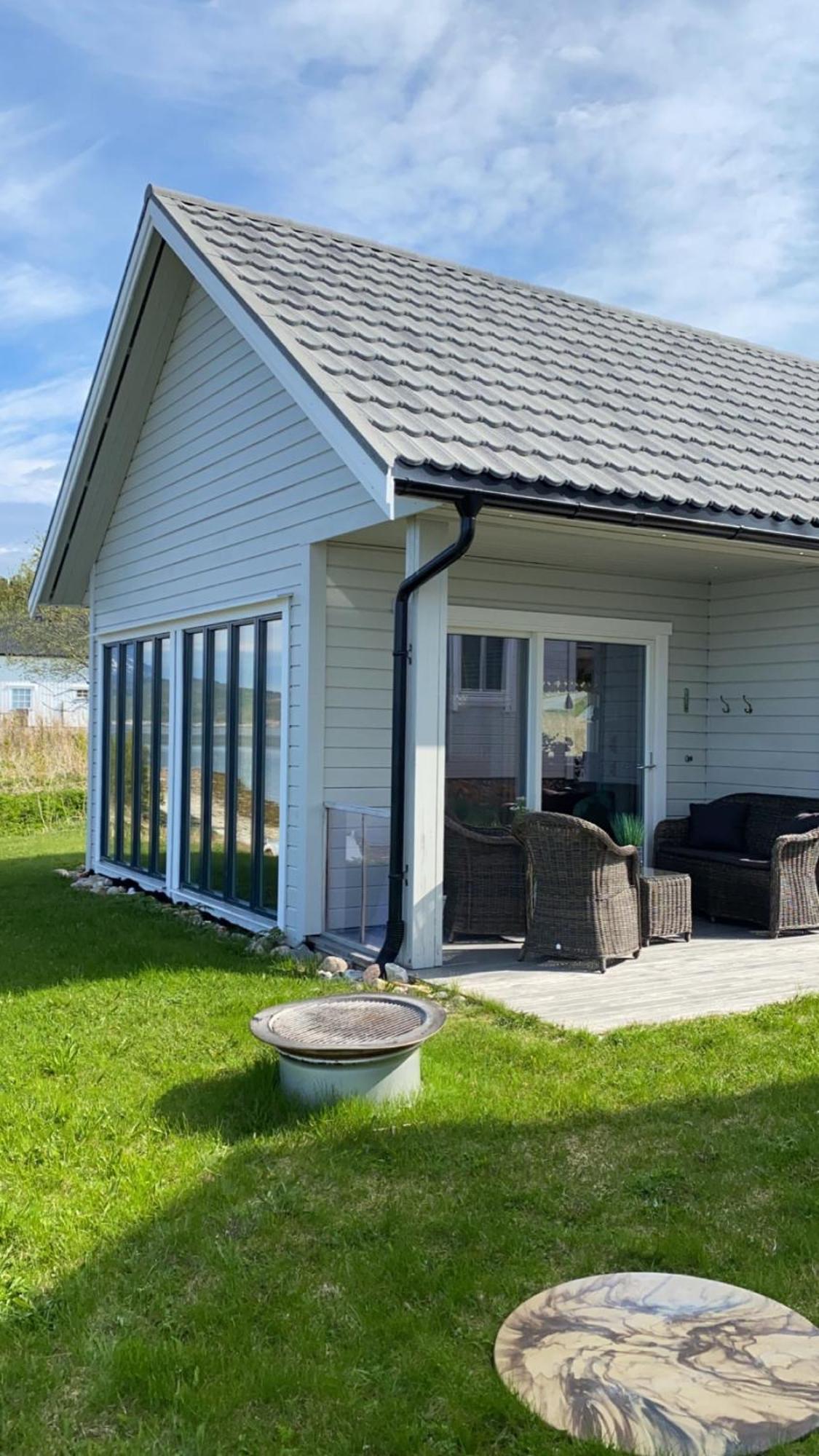 Nice Little House Right By The Sea, Stunning View Rensa Exterior photo